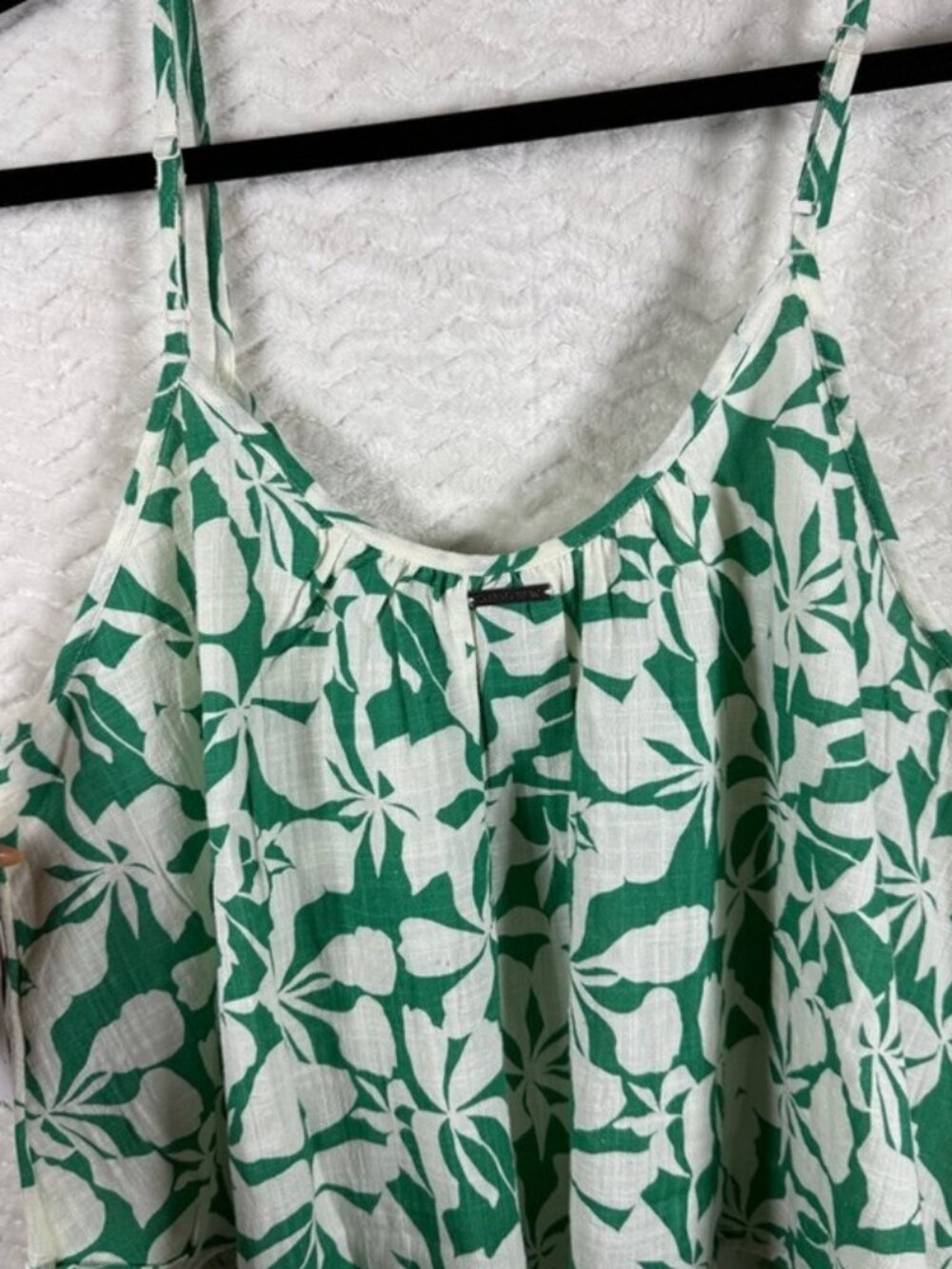 Green and White Floral - Picture 2 of 2